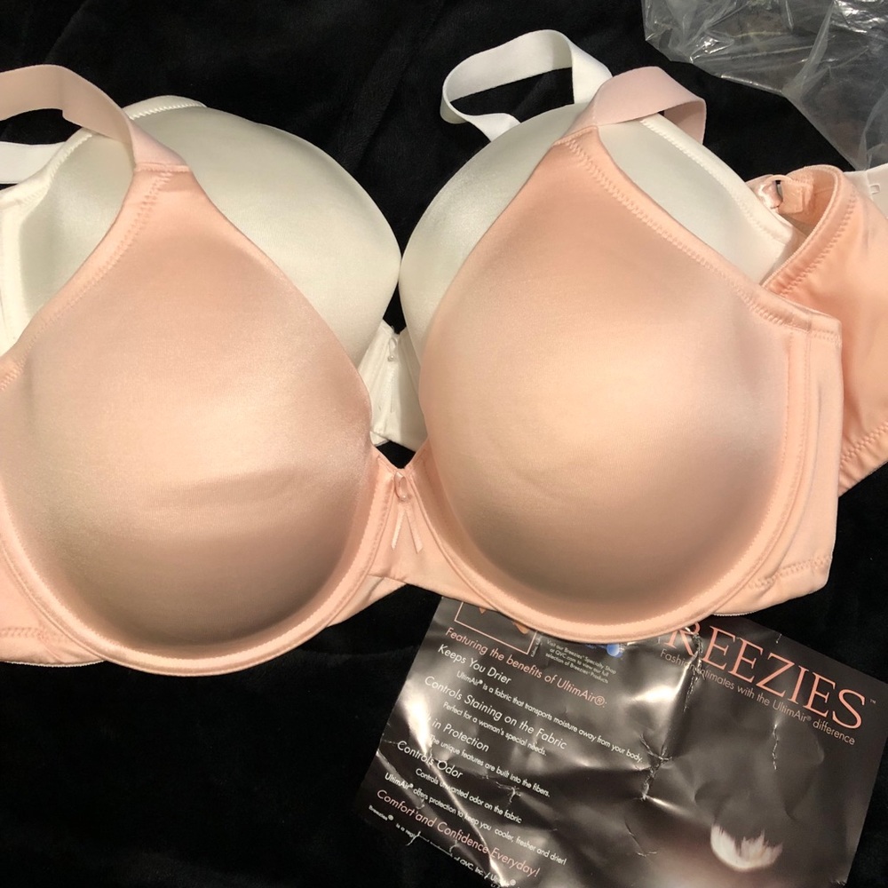 Breezies Bra Set Pink and ivory, size 40C
